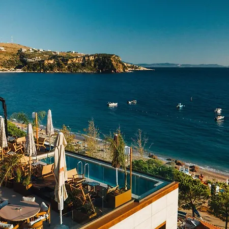Saint Nicolas Otel Himarë
