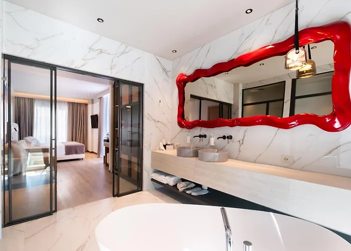 Saint Nicolas Himarë